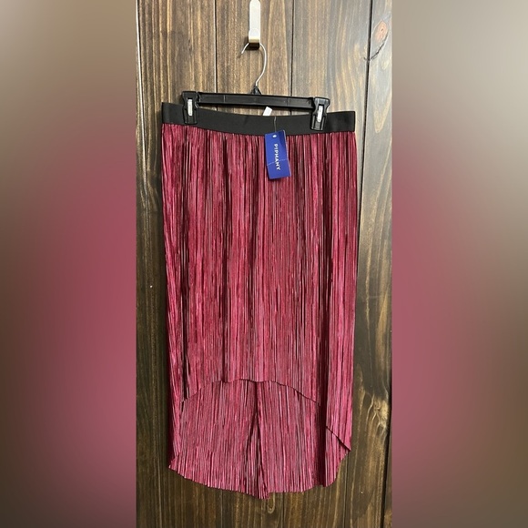 Piphany Magnolia Skirt High Low Pleated Maroon Elastic Waist- Medium-NWT - Picture 1 of 11